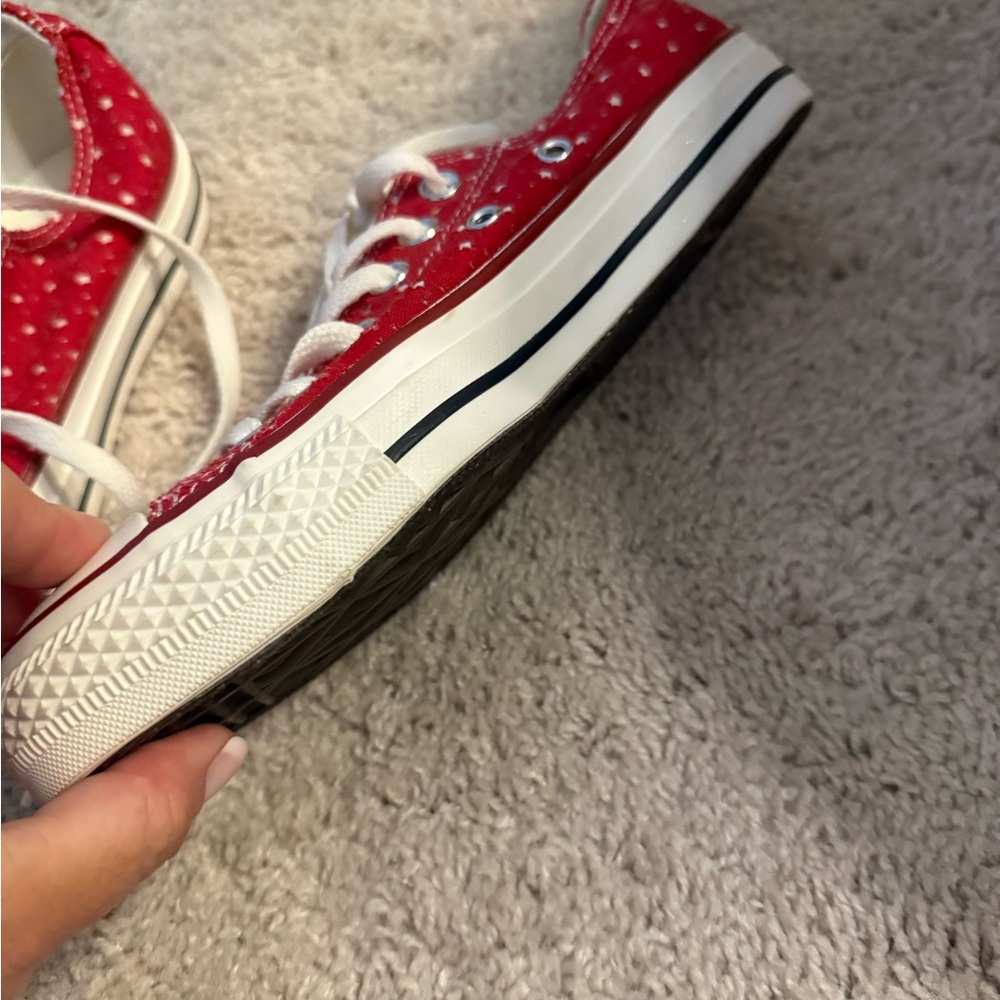 New - Converse All Star Sneakers red with white stars. Size 7 - Picture 3 of 6